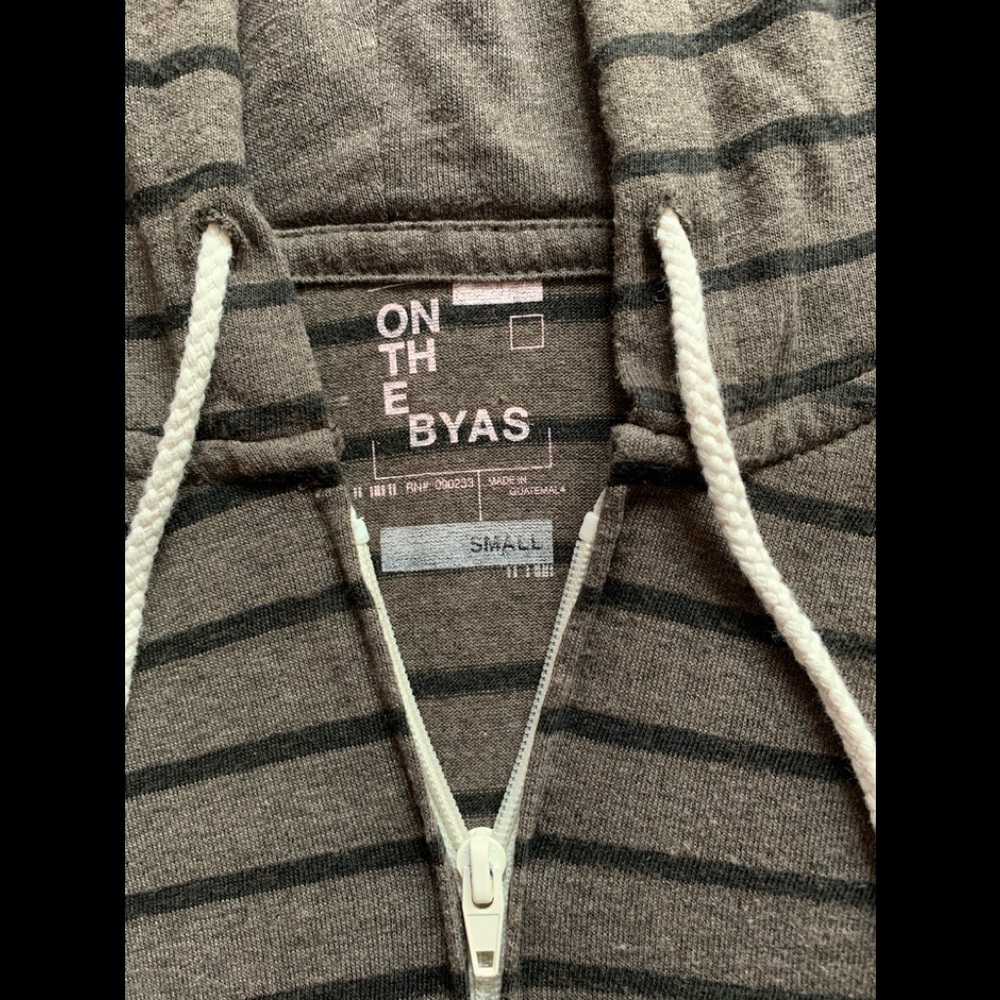 On The Byas Sweater - Picture 2 of 4